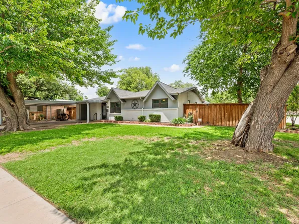 352 W Southern Ave, Saginaw, TX 76179