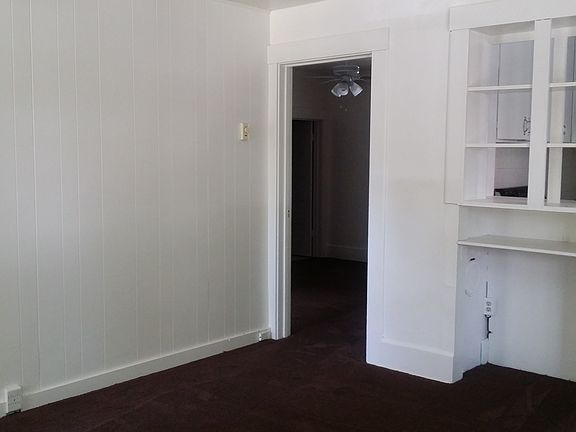 2nd image of 215 Pine St