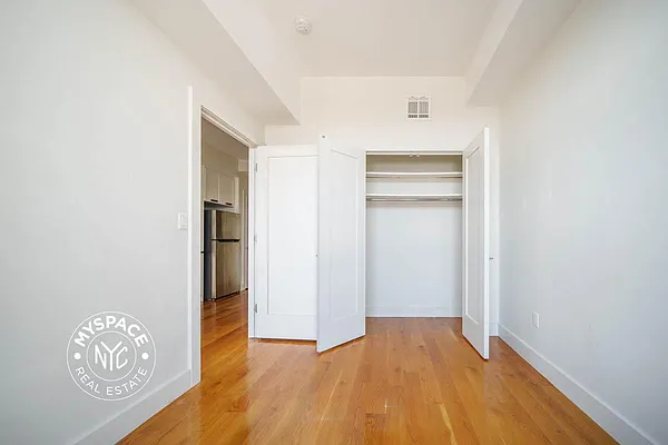 Rented by MySpaceNYC | media 28