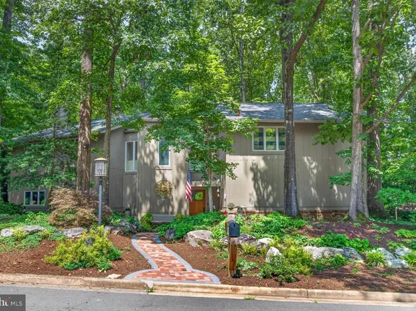 11424 Purple Beech Dr, Reston, VA 20191