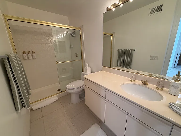 80685 Oak Tree — Photo 12