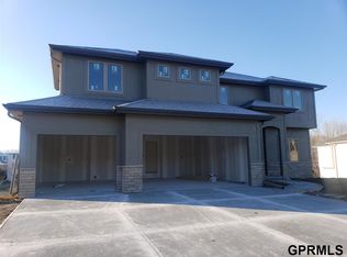 17127 Bondesson St, Bennington, NE 68007