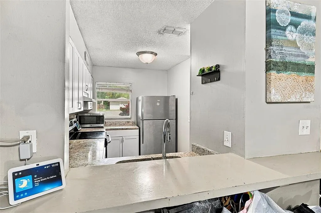 2 bed, 1.0 bath, 950 sqft, $1,725 — Photo 3