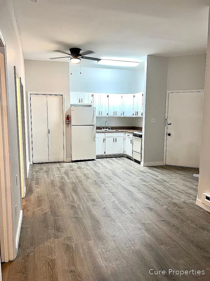 122 N Main St — Photo 2