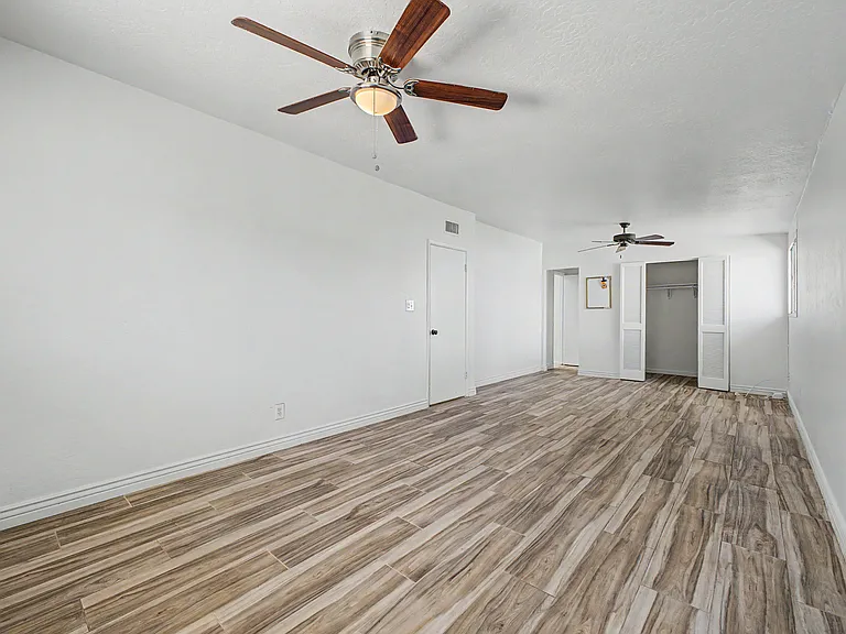 3650 E Poinsettia Dr — Photo 18