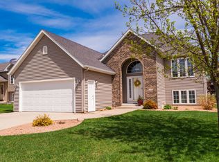 2738 Tomah Pl NW, Rochester, MN 55901