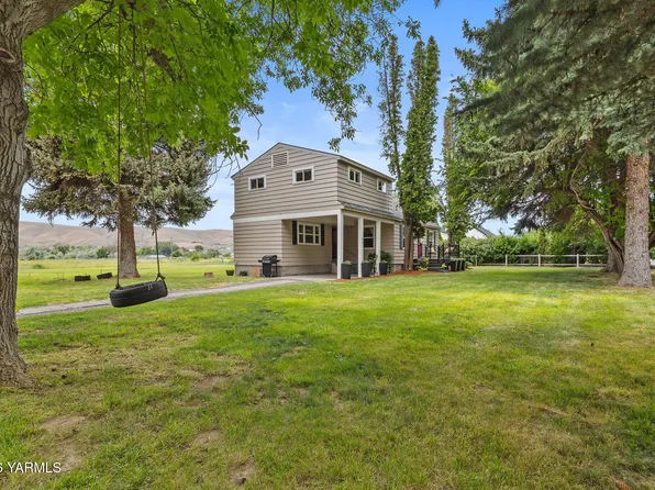702 Pioneer Ln, Union Gap, WA 98903