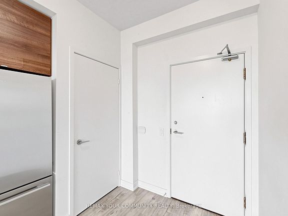 5th image of 121 McMahon Dr #3302