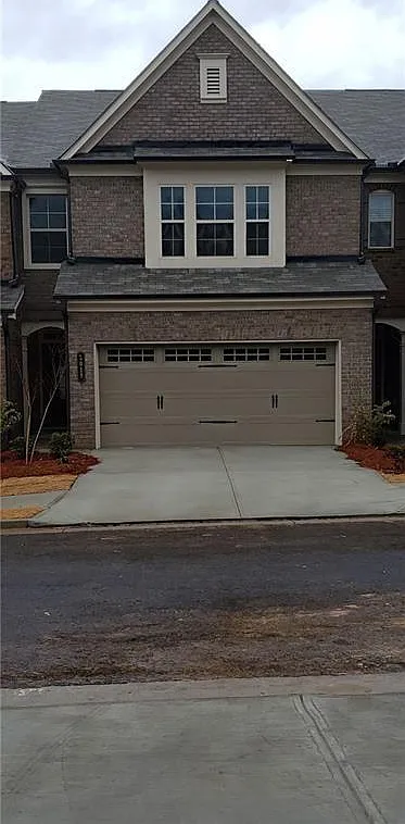 3 bed, 2.5 bath, 1821 sqft, $2,100 — Photo 1