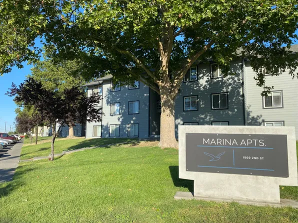 Marina Apartments