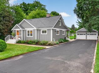 10350 E Cherry Bend Rd, Traverse City, MI 49684