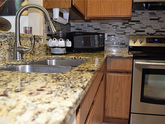 4th image of 5811 Willow Leaf Ct