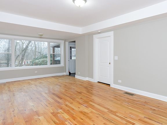 5th image of 2575 Waukegan Ave