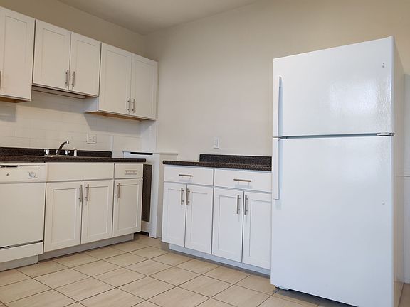 2nd image of 8 Barrows St #1E