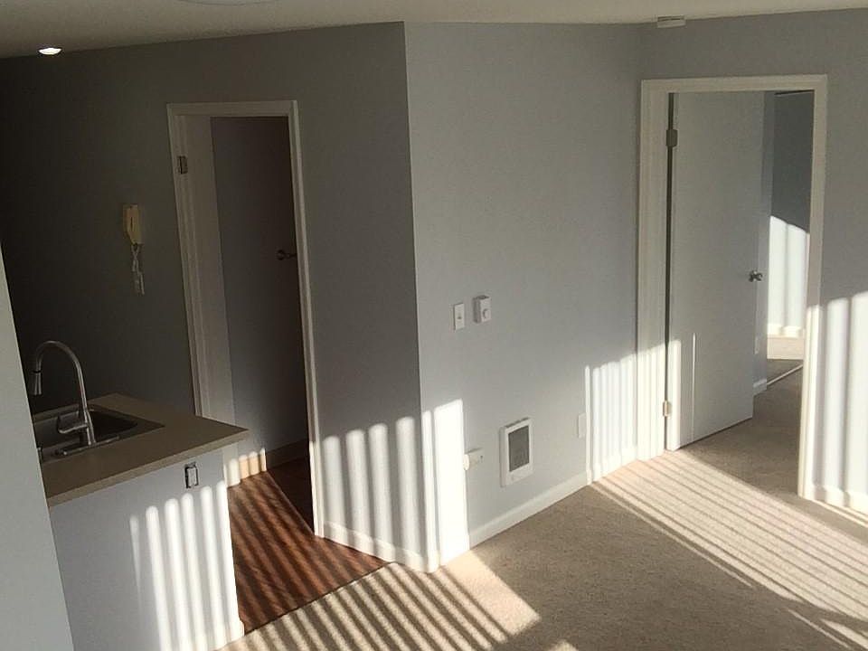 1st image of 302-601 E Denny Way #302