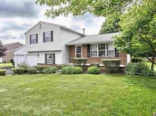 10 Merino Ln, Mechanicsburg, PA 17055