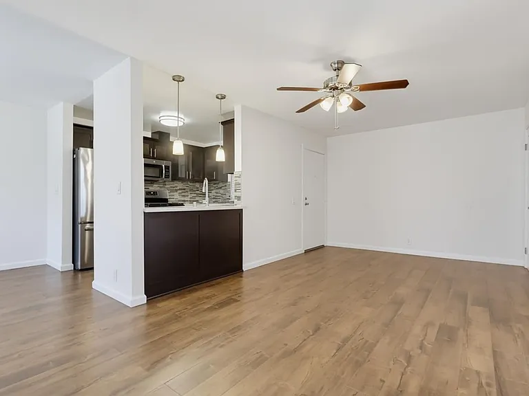 524 Venice Way — Photo 4