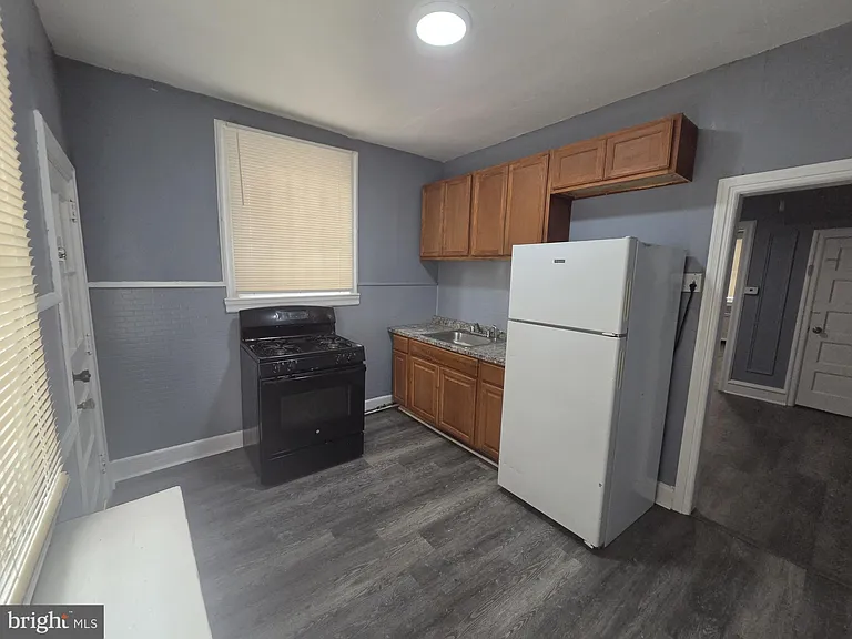 302 W Louden St — Photo 9