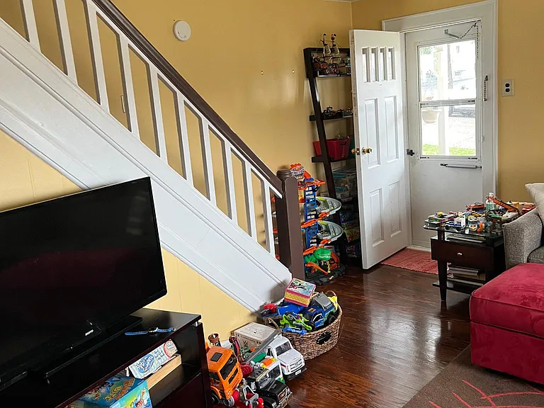 18 Barone St #B — Photo 6