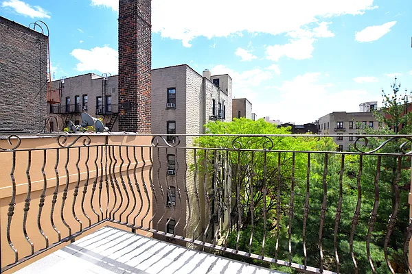 Rented by Keren Capital Group, LLC | media 18