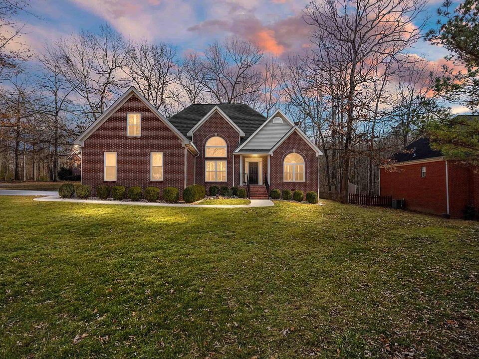 1st image of 105 Wisteria Dr