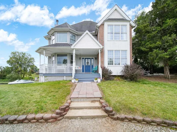 10149 Emerald Dr, Brooklyn, MI 49230