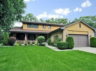 2352 Ridgewood Rd, Lisle, IL 60532