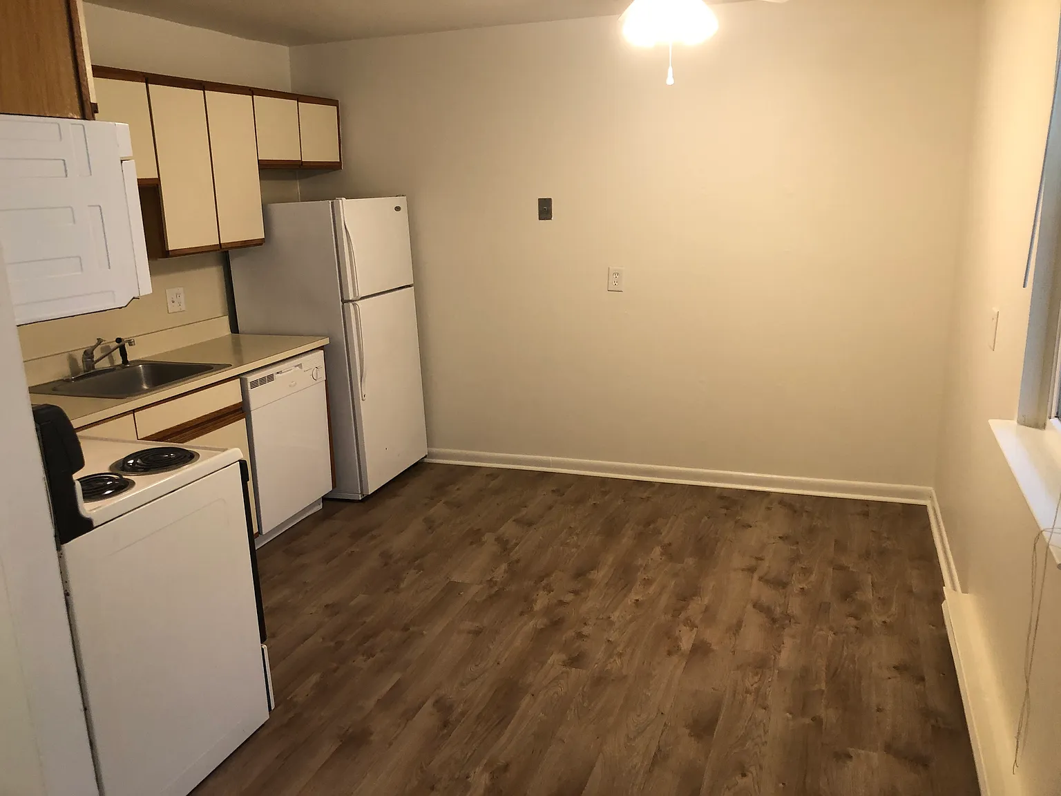 1 bed, 719 sqft, $1,400 — Photo 2