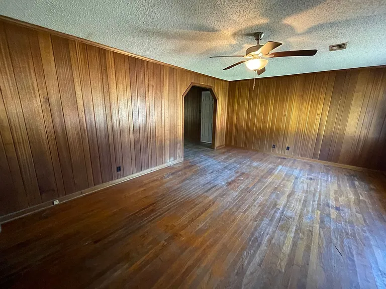 83-1303 W Warner Ave — Photo 2