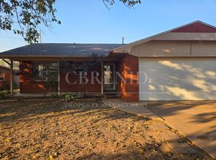 1914 Field Dr, Enid, OK 73703