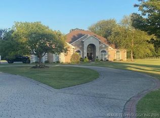 1404 N Broadway St, Stigler, OK 74462