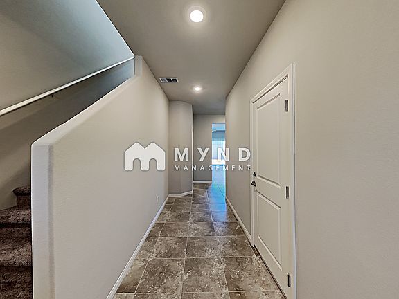 4th image of 7816 Stone Cove St