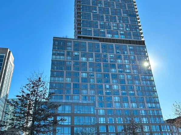 75 Park Lane South image 1 of 26