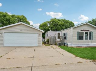 1012 Collins Dr, Waukee, IA 50263