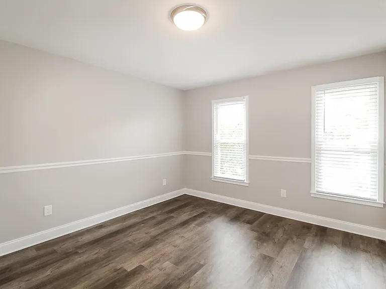 2570 Broadmoor Ct — Photo 14