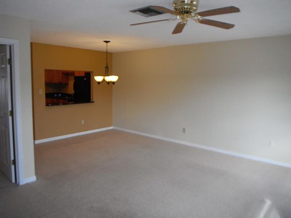 2nd image of 613 Grove Ct