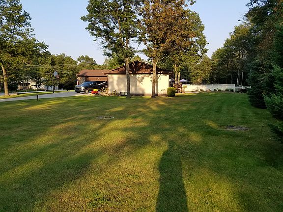 3rd image of 6121 Burntwood Dr