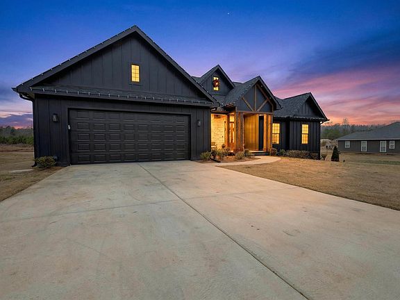 2nd image of 552 Waterford Way