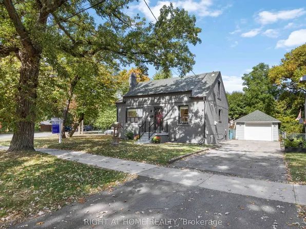 12 Rosalie Ave N, Toronto, ON M3L 1C5