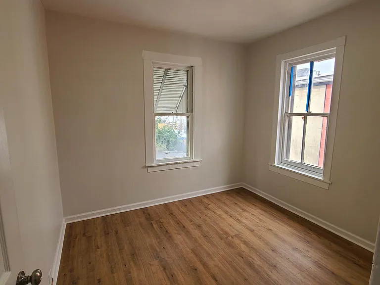 1218 Spring St — Photo 7