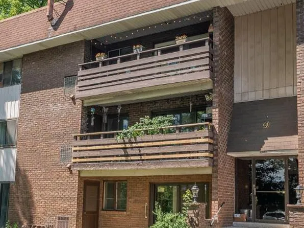 1590 Alta Dr APT D17, Whitehall, PA 18052