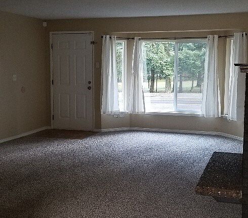 4th image of 9210 9212 204th Street E