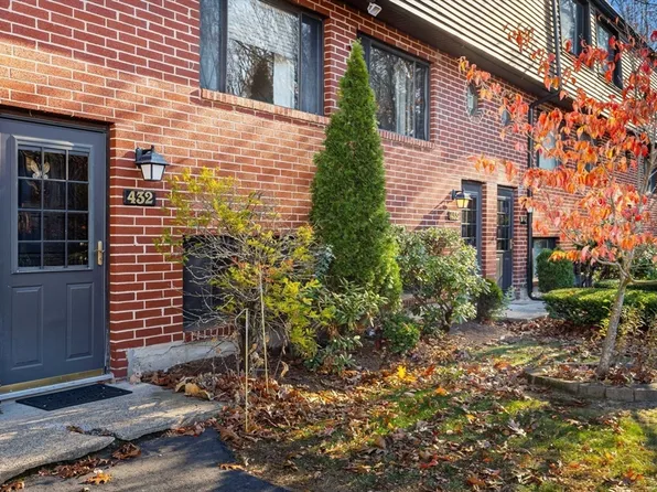 432 Farrwood Dr #432, Haverhill, MA 01835