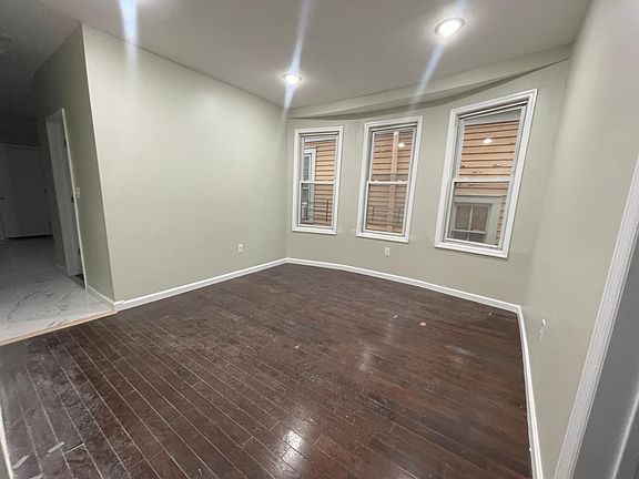 3rd image of 270 Chadwick Ave Floor 2