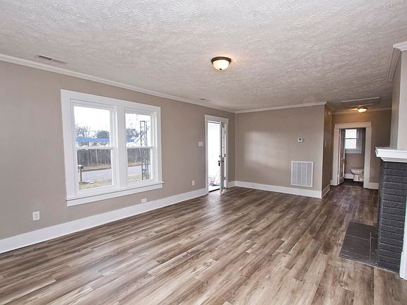 3rd image of 414 N Fowlkes Ave