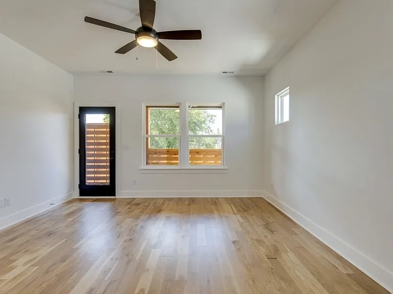 2413B Booker St — Photo 11