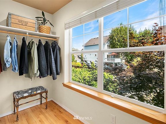 3rd image of 8323 Peggys Pl SE