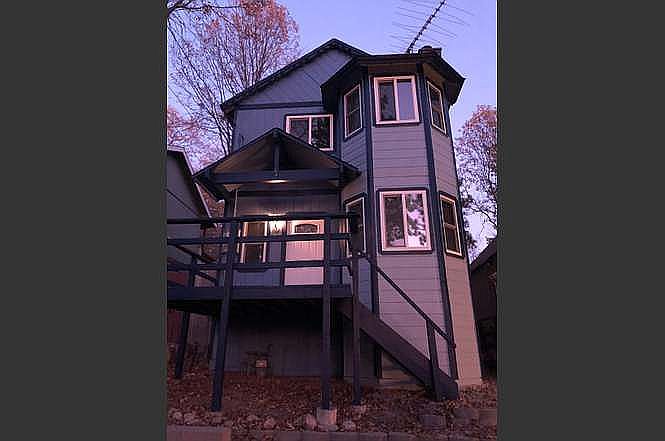 1st image of 2359 Oak Dr