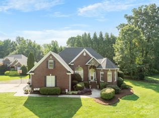 5500 Hickory Leaf Ct, Mount Holly, NC 28120