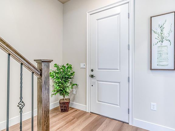 5th image of 805 Hintze Landing Ct